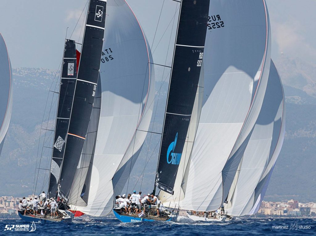 52 super series