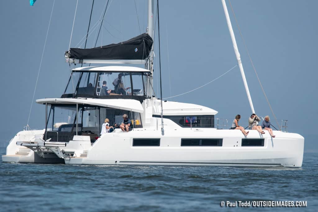 White sailboat at 2019 Helly Hansen NOOD Regatta Annapolis