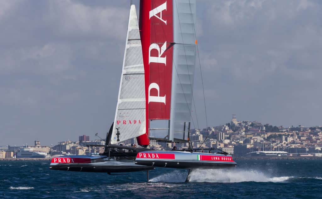 trimarano luna rossa