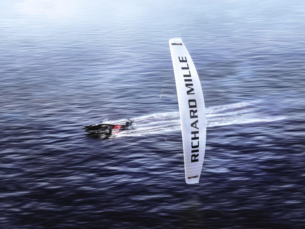 surface-skimming trimaran