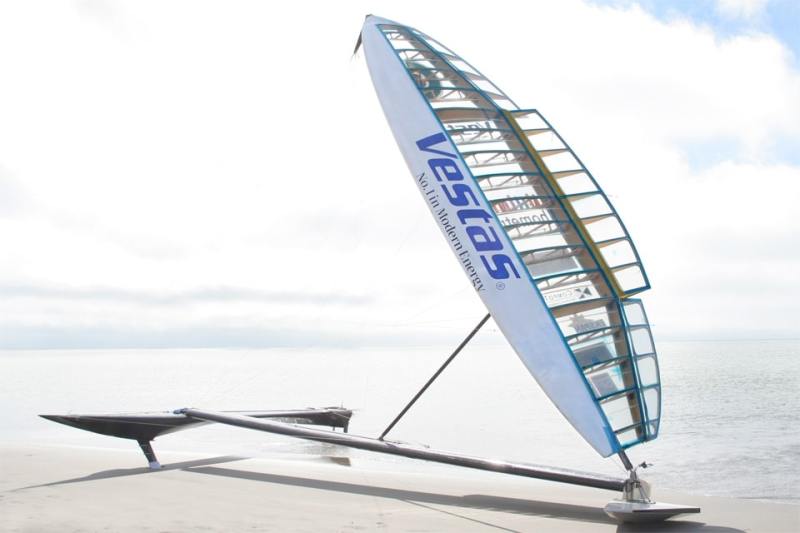 081210_SailRocket1