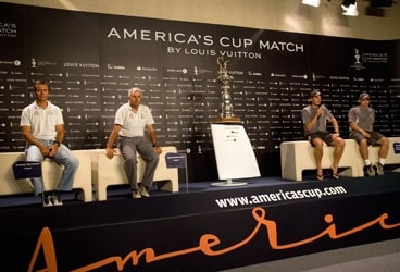 AC07_0622_PressConf