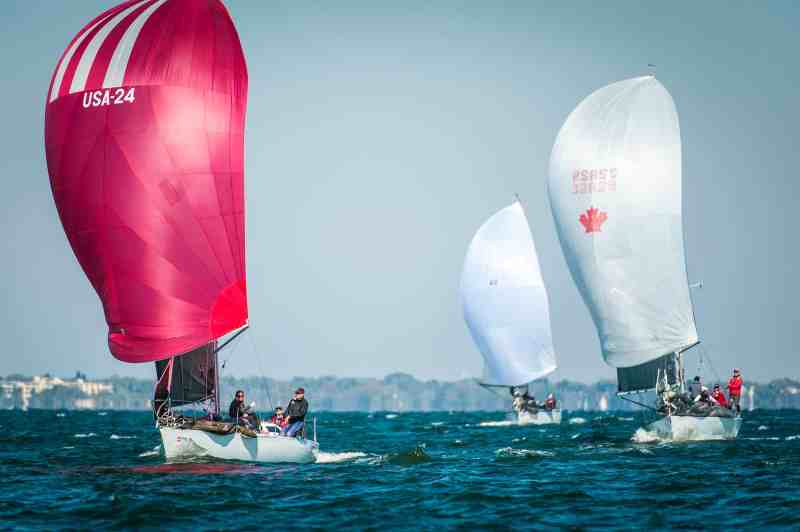 Hobie 33 Sailing