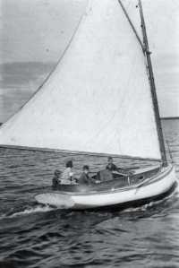 Dinghy Sailor Runyon Colie Jr. Dinghy Sailor Runyon Colie Jr.