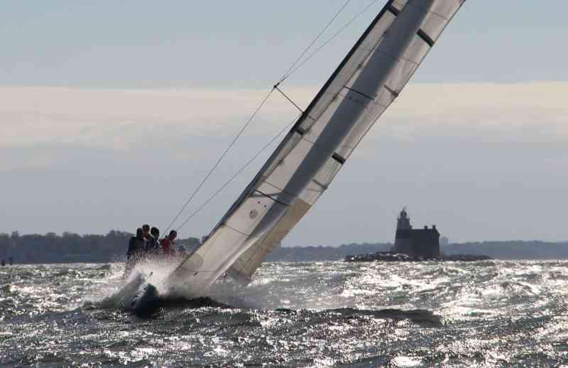 Tufts sails upwind.