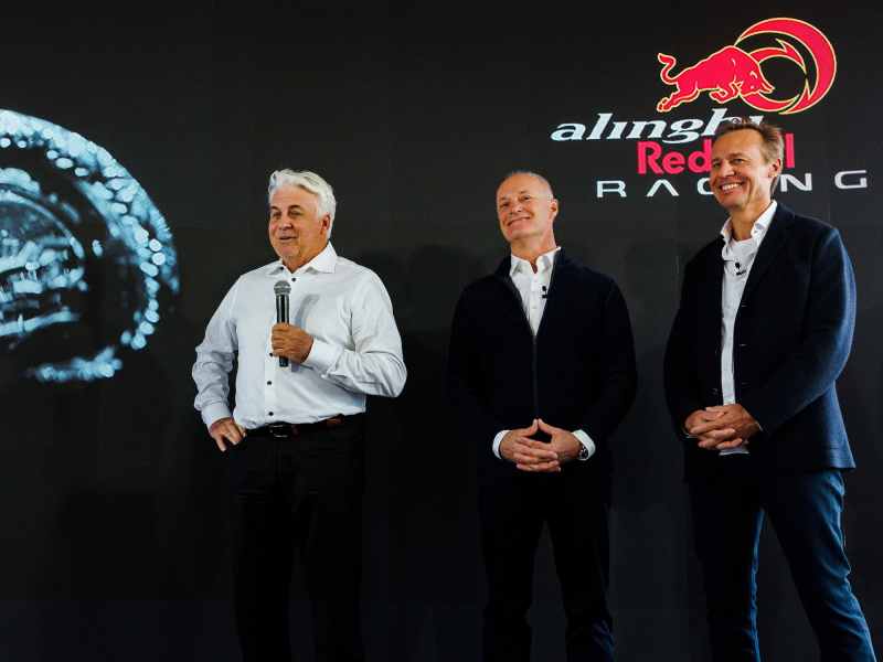 brad_butterworth_ernesto_bertarelli_hans_peter_steinacher-(1) Red Bull Racing conference