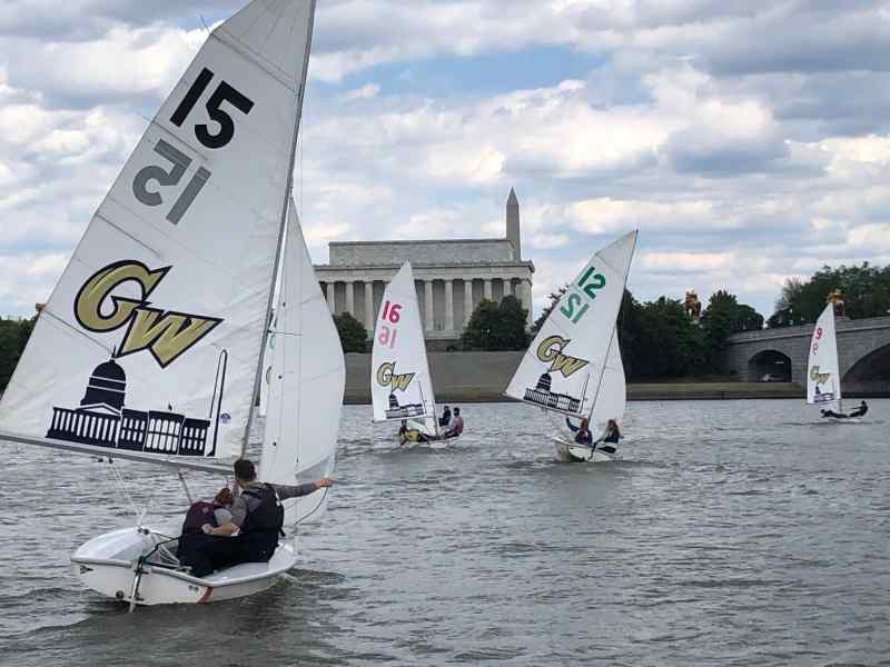 GW college sailors practicing on the Potomac River near the Lincoln Memorial and Washington Monument