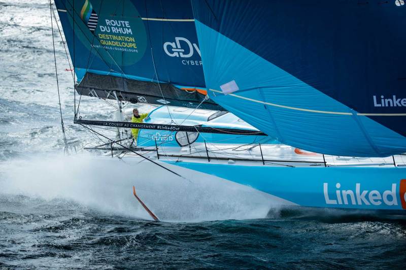 IMOCA 60 LinkedOut