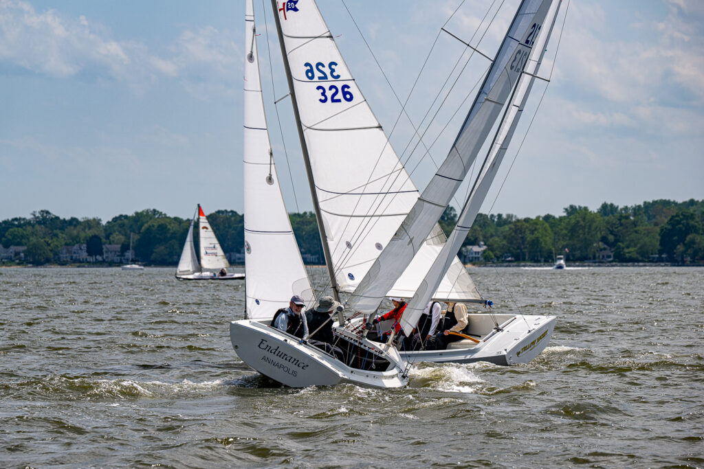 Harbor 20s in a tight race