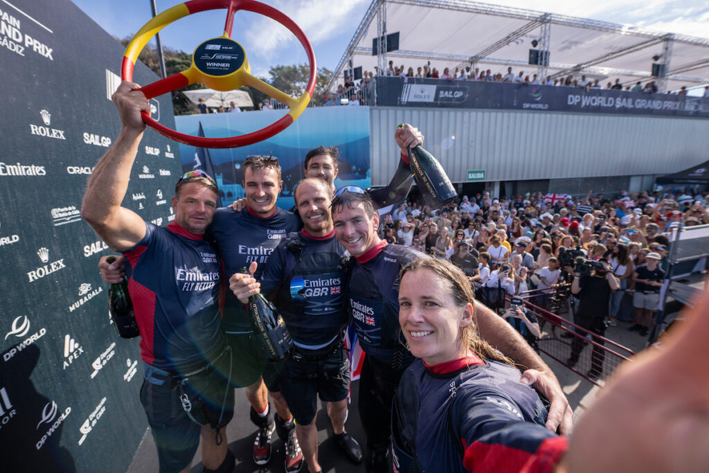 Hannah Mills with her Emirates Great Britain SailGP Team