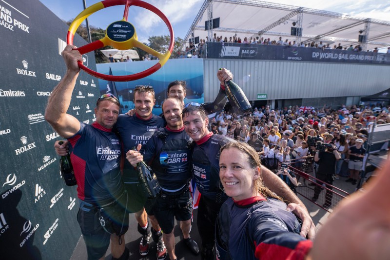 Hannah Mills with her Emirates Great Britain SailGP Team