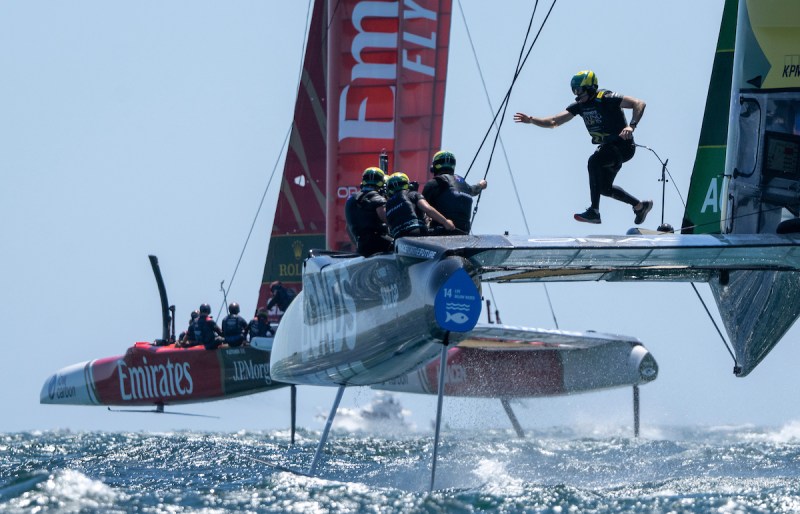 BONDS Flying Roos SailGP Team helmed by Tom Slingsby in action on Race Day 2 of the Oracle Perth Sail Grand Prix presented by KPMG in Perth, Australia.